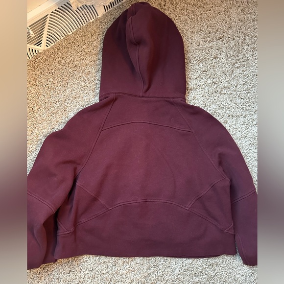 Lululemon like new scuba - Picture 4 of 4